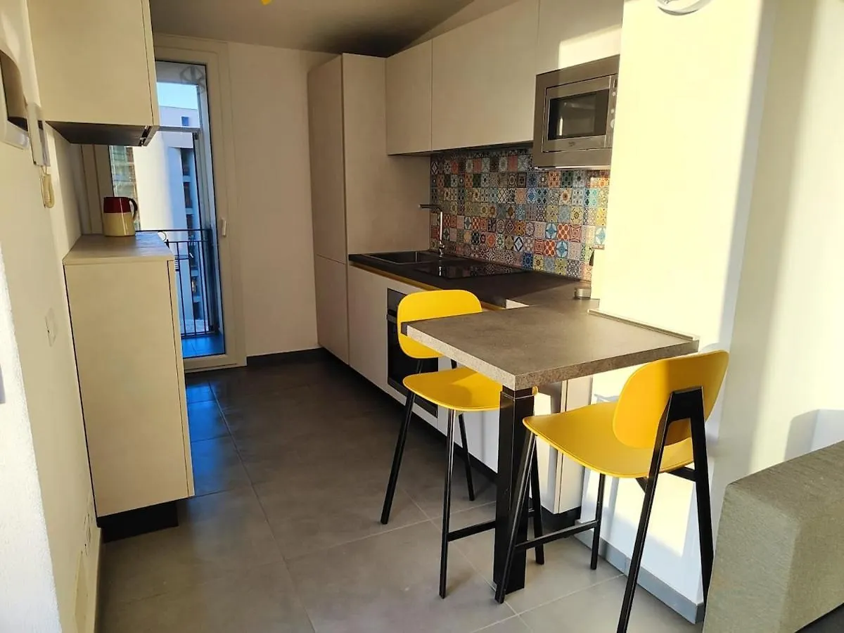 Qasa Apartment With Terrace, Palermo Center