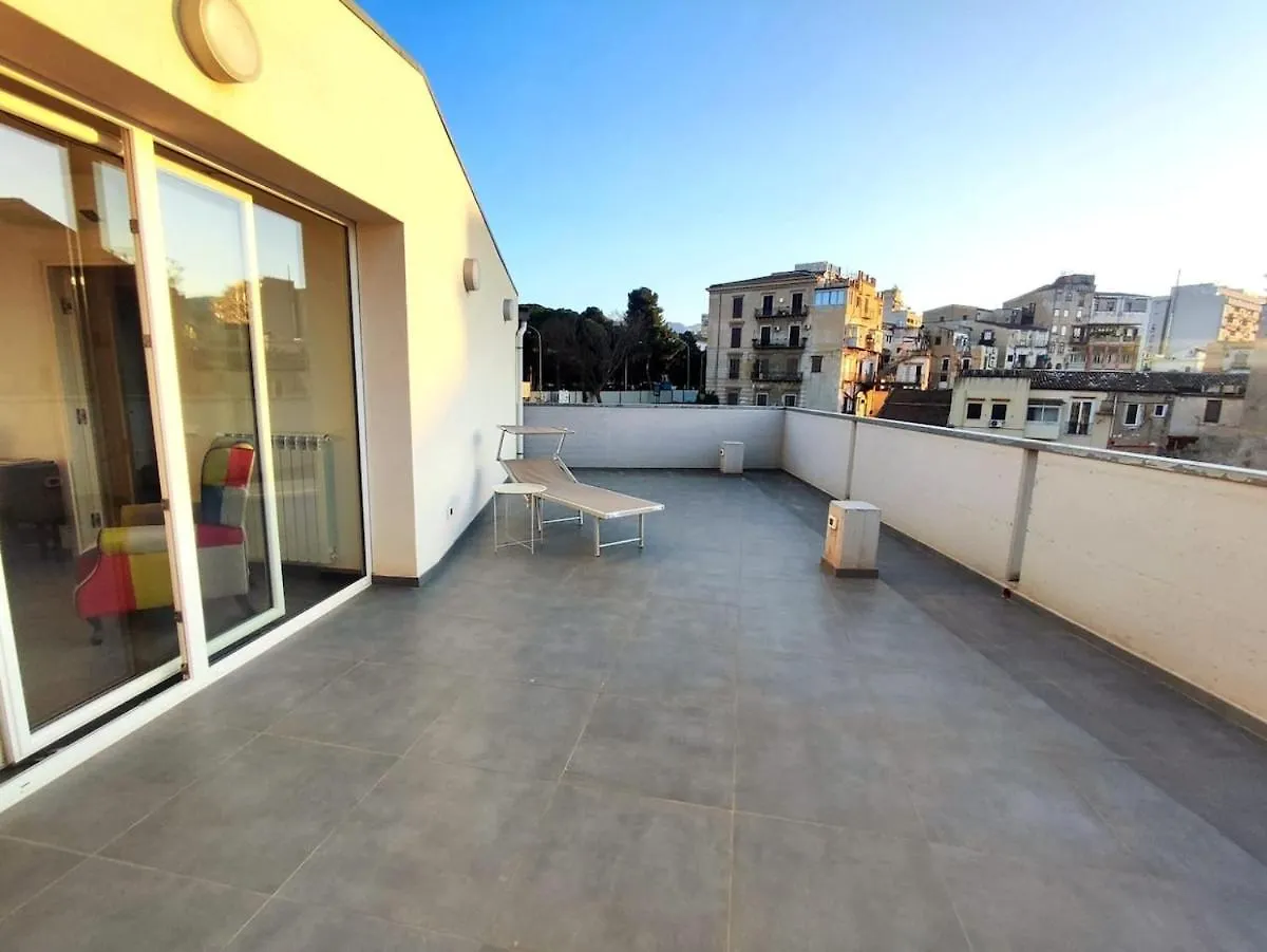 Qasa Apartment With Terrace, Palermo Center 0*,  イタリア