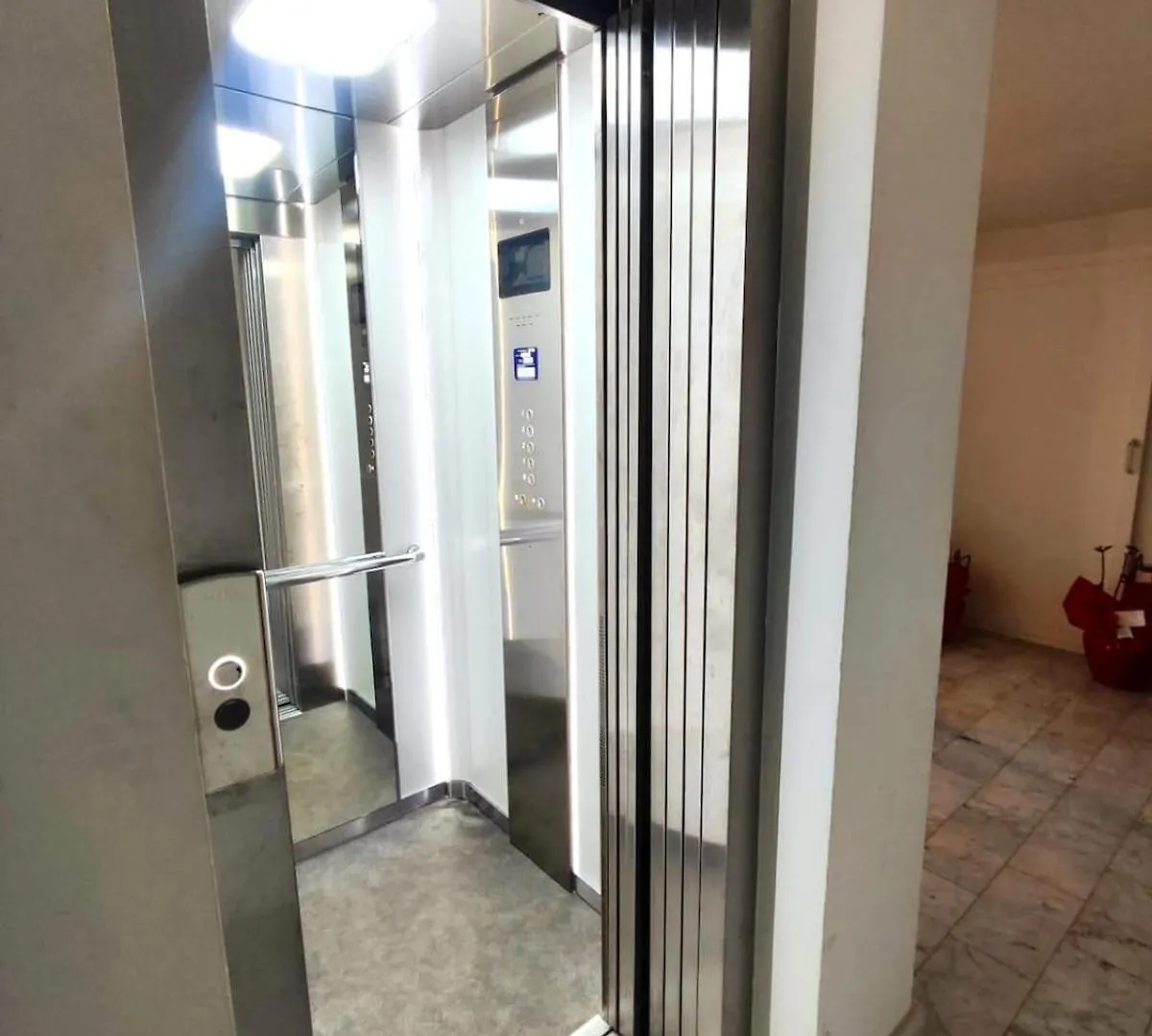 Qasa Apartment With Terrace, Palermo Center